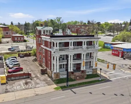 Historic 6-Unit Building in Mansfield