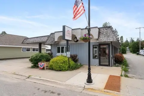 Bank-to-Retail Drive-Through Building