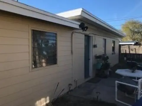 Well-Maintained Duplex Income Property