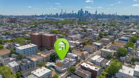Well-Maintained Multifamily Residence
