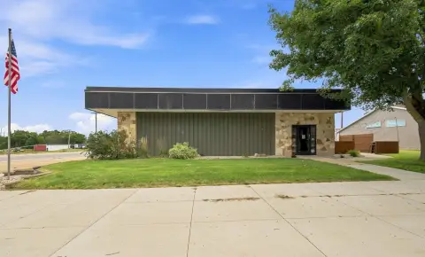 Bar and Restaurant Building