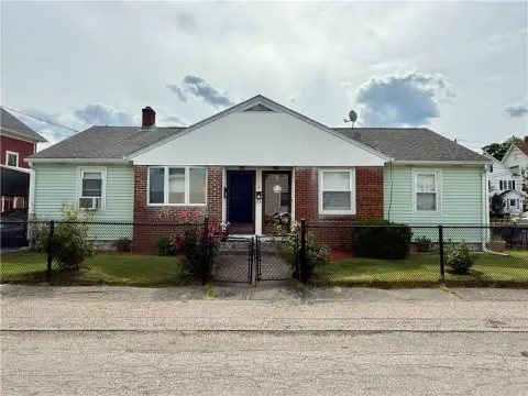 Well-Maintained Duplex with Fenced Yard