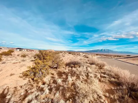 Rio Rancho Land with Views