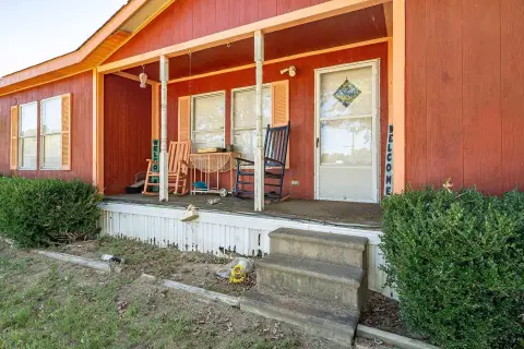 Jacksonville Commercial Trucking Mechanic Shop