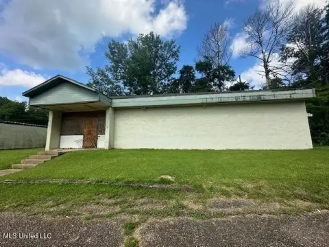 Commercial Property with Kennels