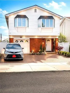 Detached High-Ranch Home
