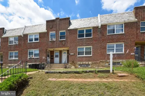 Vacant 1+2 Duplex with Garage