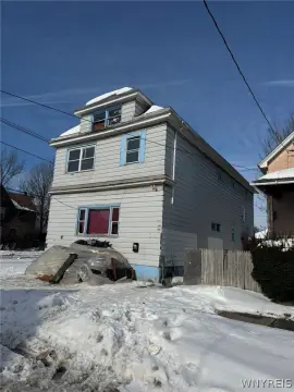 Spacious Multifamily Fixer-Upper in Buffalo