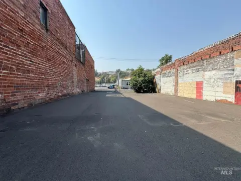 Vacant Commercial Building Lot
