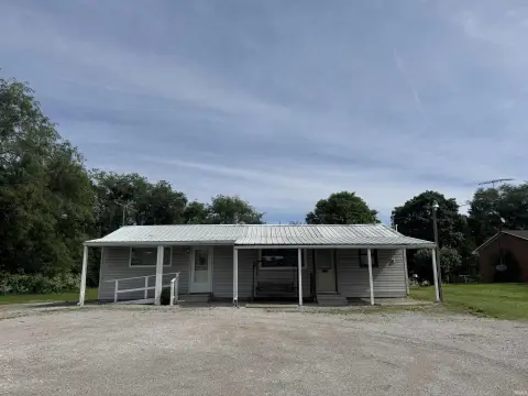 Versatile Commercial Property Near Highway