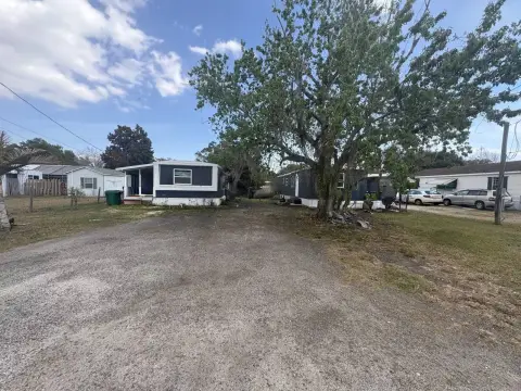 Two-Unit Duplex with Oversized Driveway
