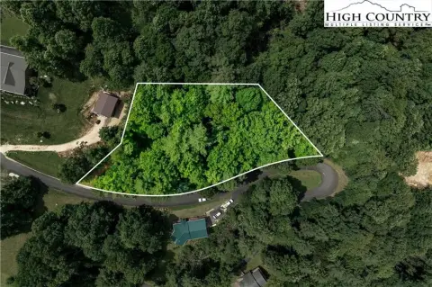 Land with Lake Views