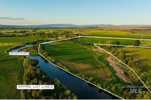 Irrigated Farm With Riverfront