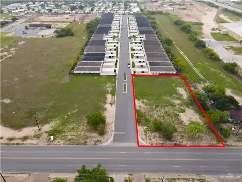 High-Visibility Commercial Lot