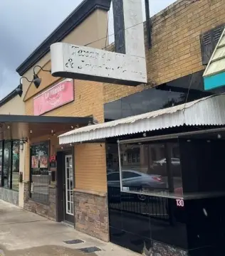 Retail Storefront in Heritage Crossing