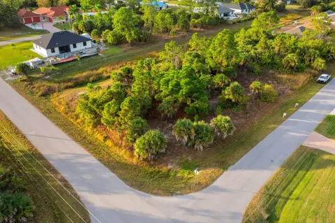 Residential Land in North Port