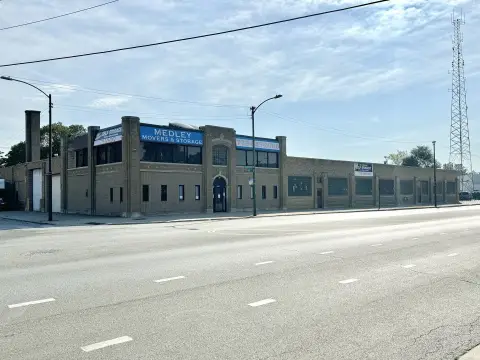 Versatile Commercial Property in Chicago