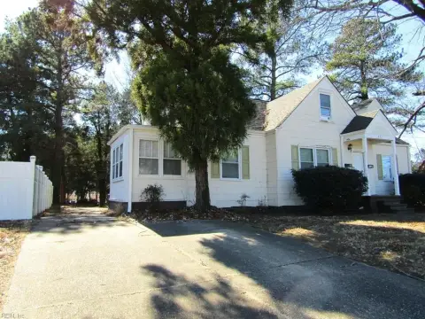 Norfolk Duplex with Income Potential