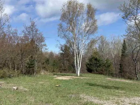 Charlevoix Acreage Near Amenities