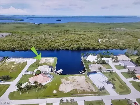 Waterfront Corner Lot in Cape Coral