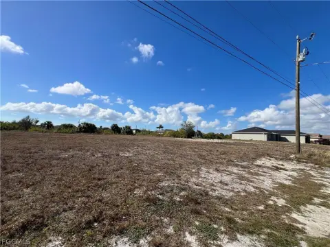Waterfront Lot in Cape Coral