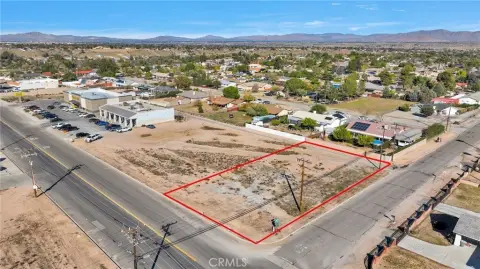 Commercial Lot in Desirable Area