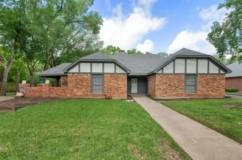 Updated Duplex in Sherman, TX