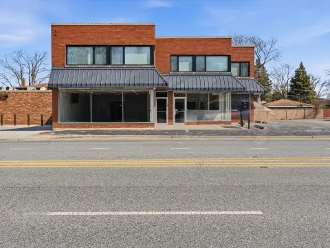 Fully Renovated Mixed-Use Office/Retail