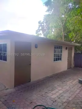 Block Duplex with Two Bathrooms