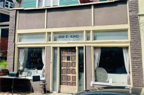 Commercial Shop Near Streetcar Line