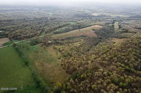 Unrestricted Fenced Acreage with Reservoir