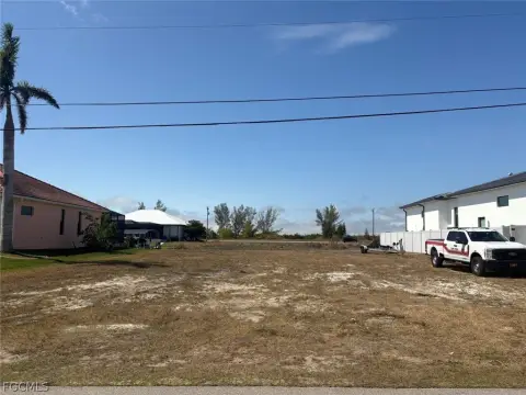Waterfront Lot in Cape Coral