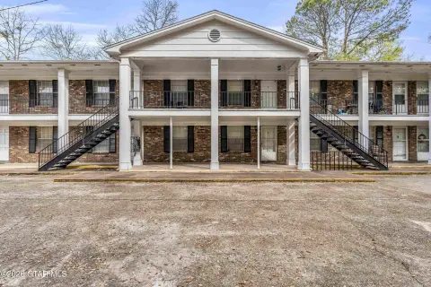 10-Unit Apartment Building