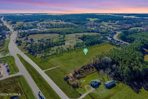 Commercial Land in Growing Town