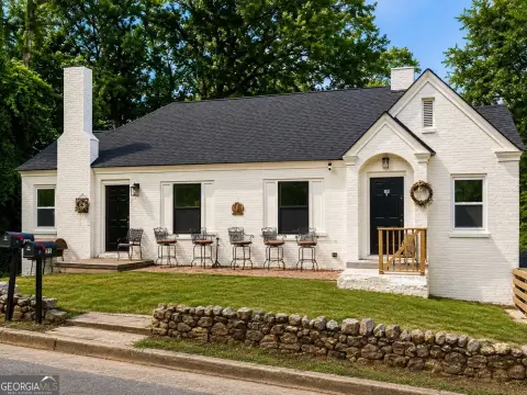 Renovated Duplex with Two Units