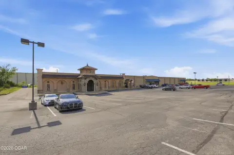 Fully Leased Strip Center