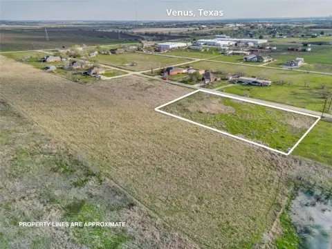 Residential Lot in Venus, TX