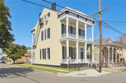 5-Unit Greek Revival Apartment Building