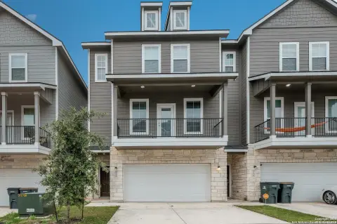 San Antonio Townhouse in Gated Community