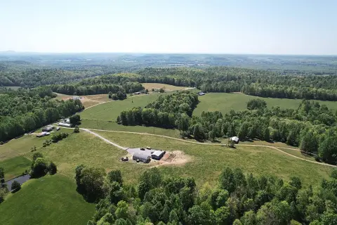 Equine Hobby Farm with Durable Infrastructure