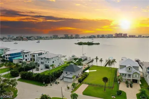 Duplex with Private Pool