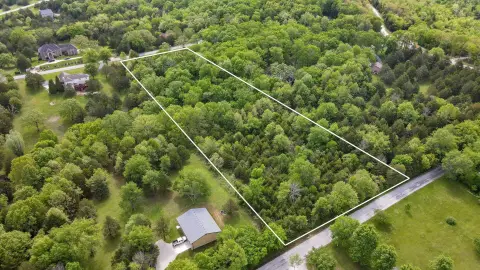 Spacious Land in Rogersville, MO