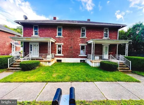 Renovated Duplex in Loomis Park