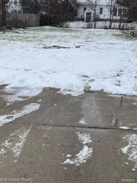 Vacant Residential Land in Pontiac
