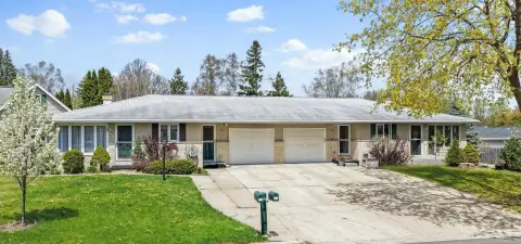 Sprawling Ranch Duplex in Green Bay