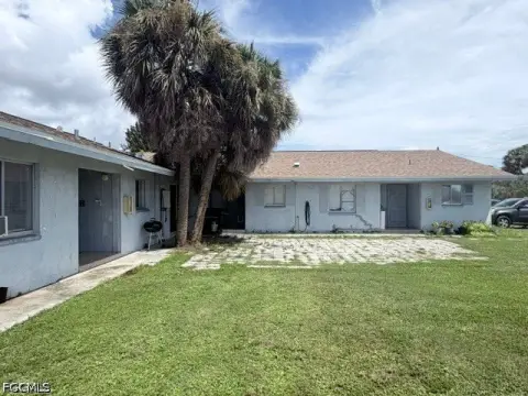 Corner-Lot Quadplex