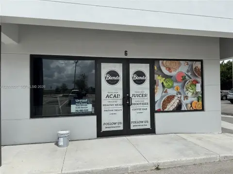 Restaurant End-Cap Opportunity in Miami