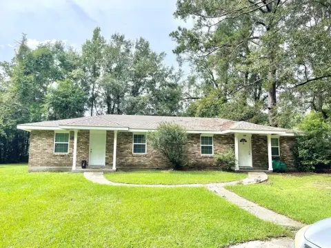 Picayune Duplex on Large Lot