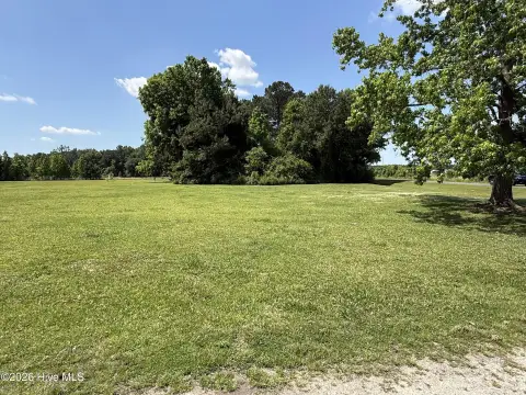 Unrestricted Land in Wallace, NC