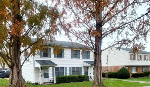 Lorain Duplex Near Lake Erie